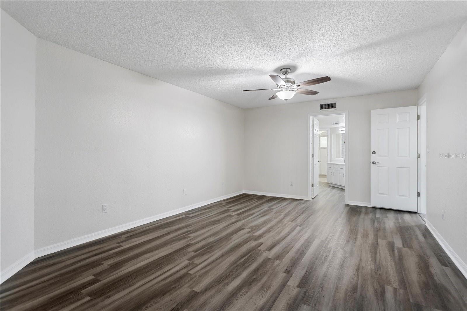 Image 21 of 48 For 100 Durham Place