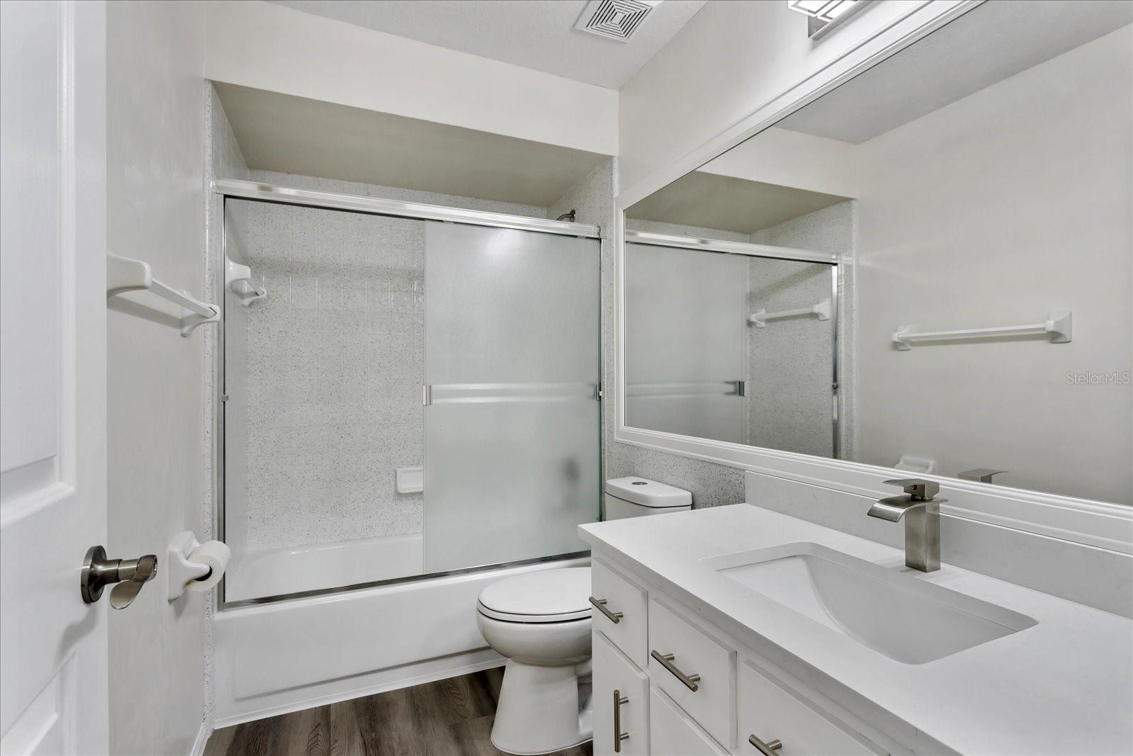 Image 33 of 48 For 100 Durham Place