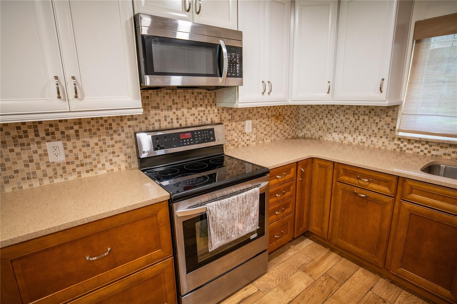 Image 10 of 30 For 955 Gamewell Avenue