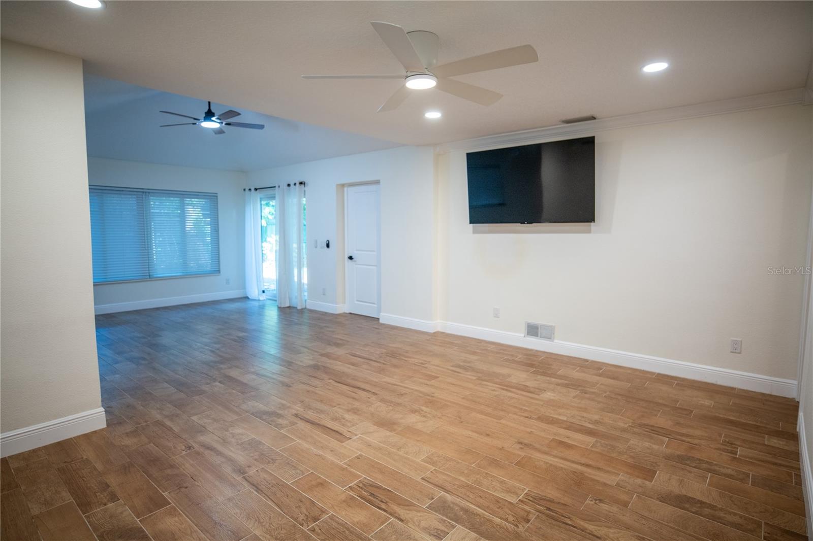 Image 14 of 30 For 955 Gamewell Avenue
