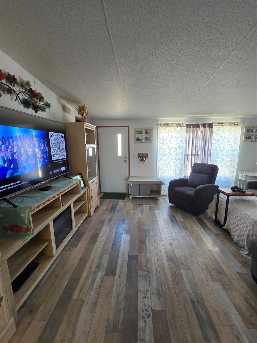 Image 17 of 49 For 3896 Picciola Road 242
