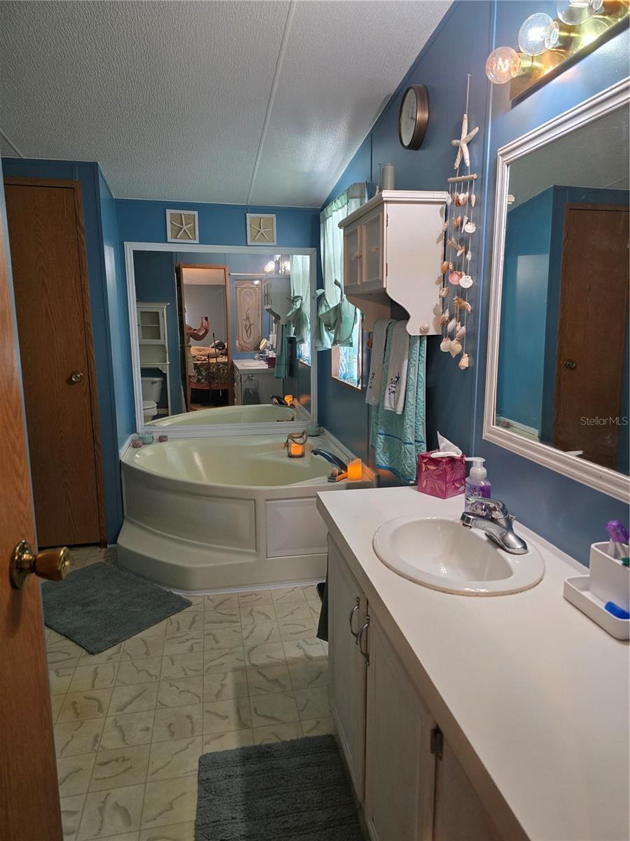 Image 36 of 49 For 3896 Picciola Road 242