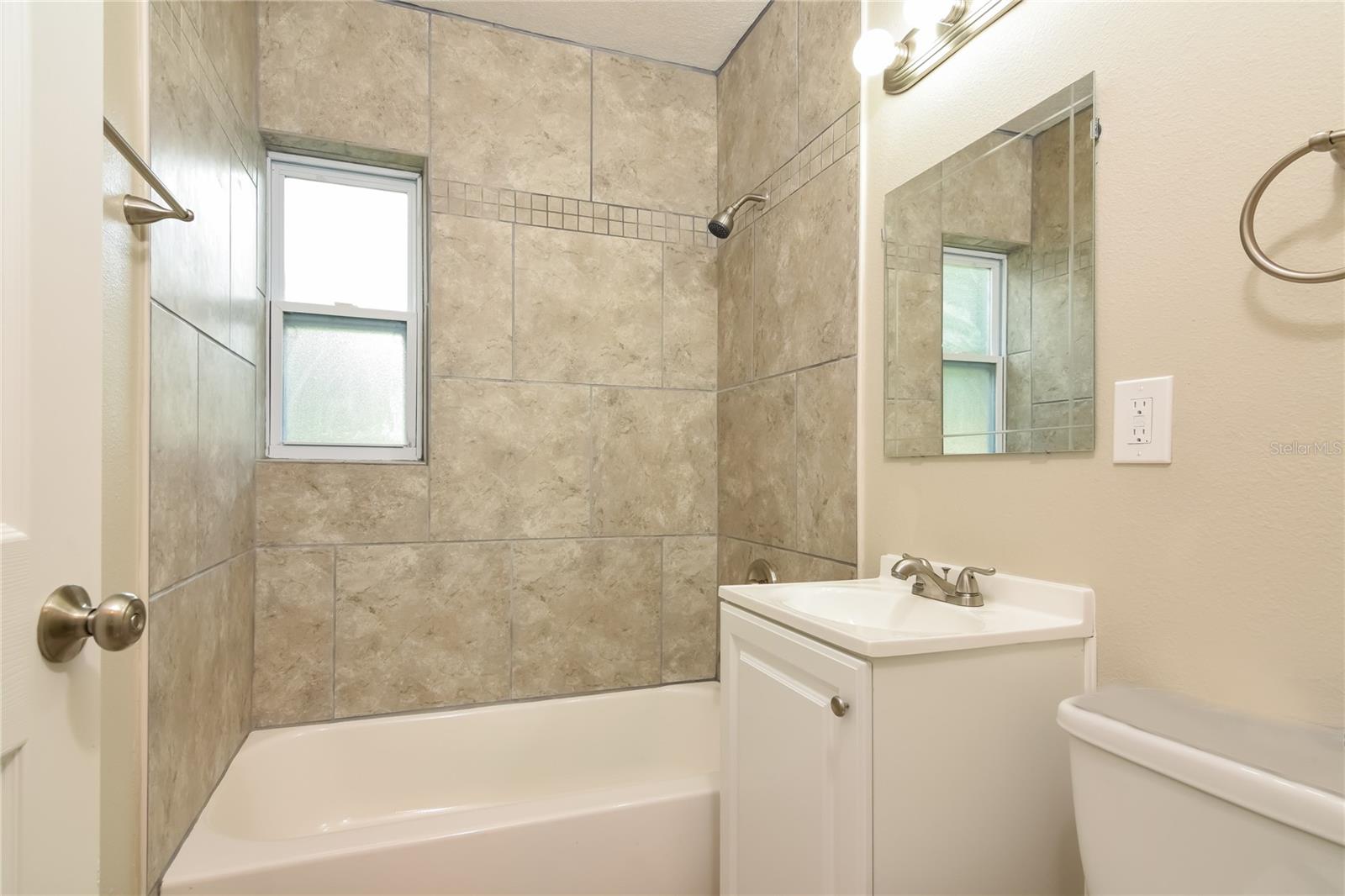 Image 13 of 16 For 3409 Paxton Avenue