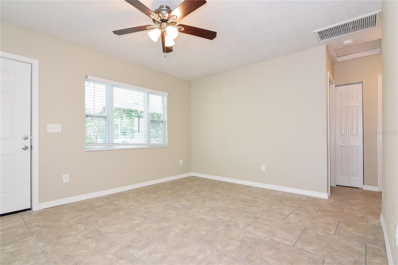 Image 2 of 16 For 3409 Paxton Avenue