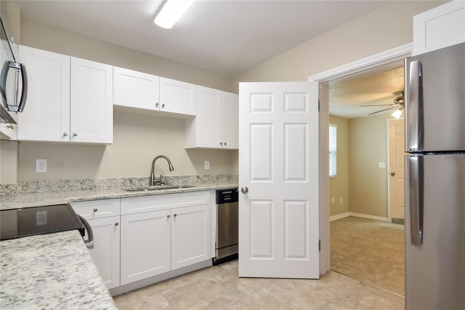 Image 4 of 16 For 3409 Paxton Avenue