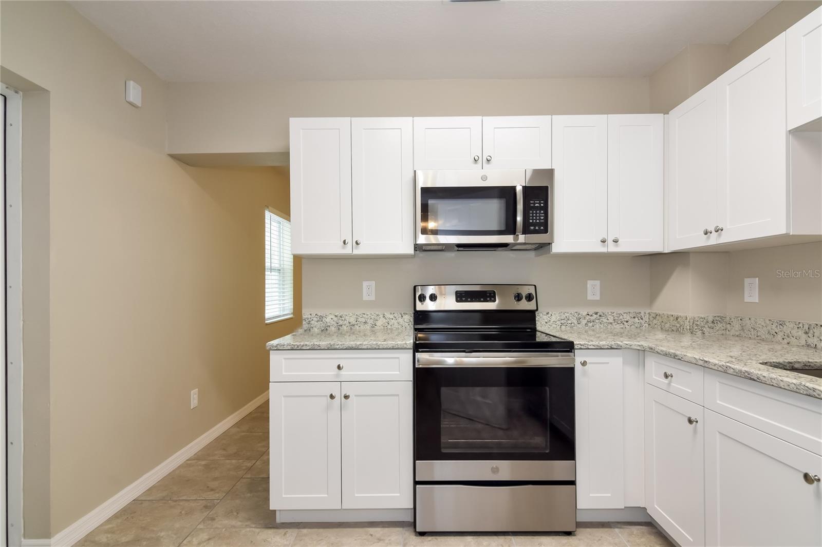 Image 5 of 16 For 3409 Paxton Avenue