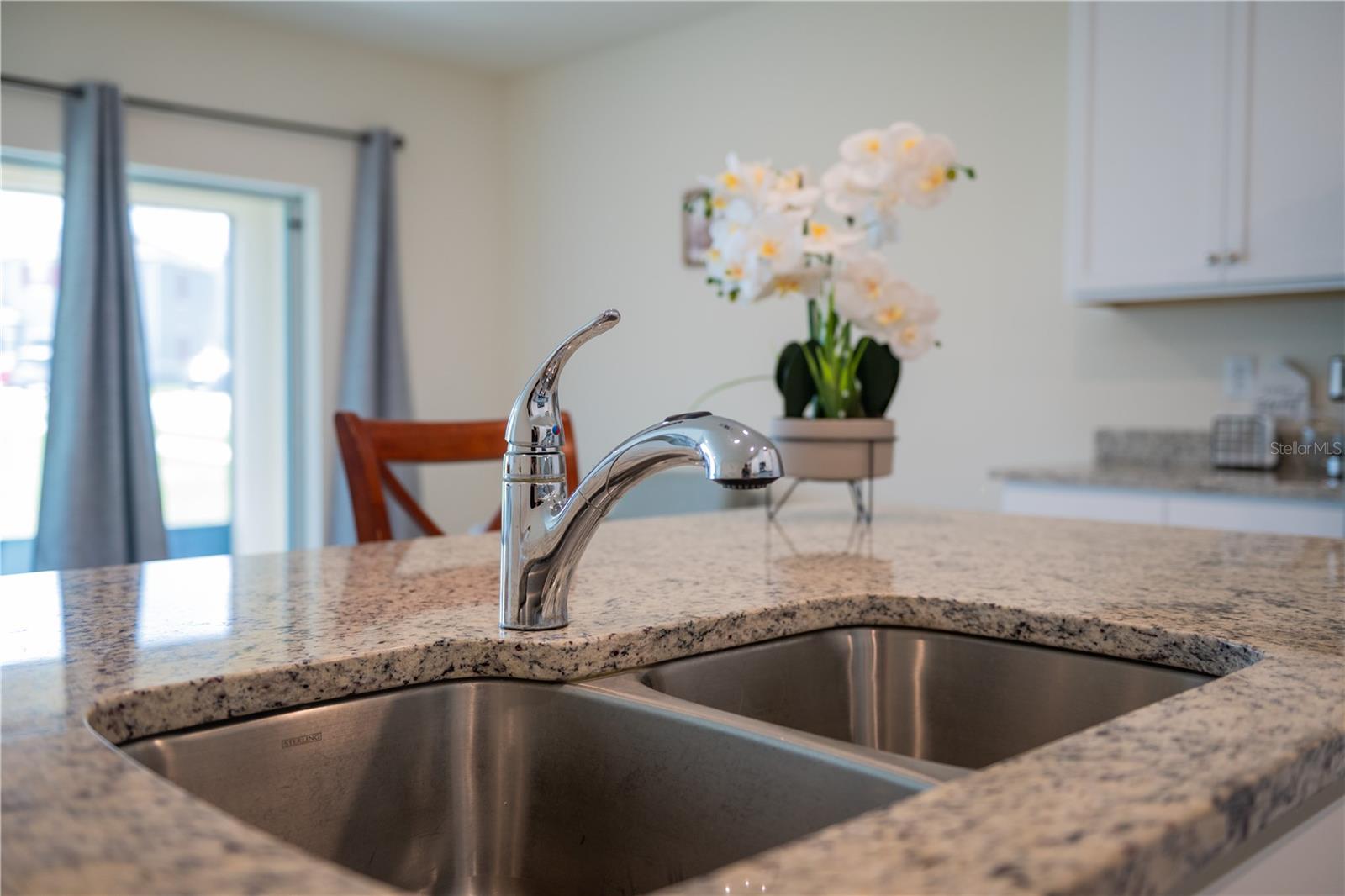 Image 3 of 47 For 1095 Griffon Avenue