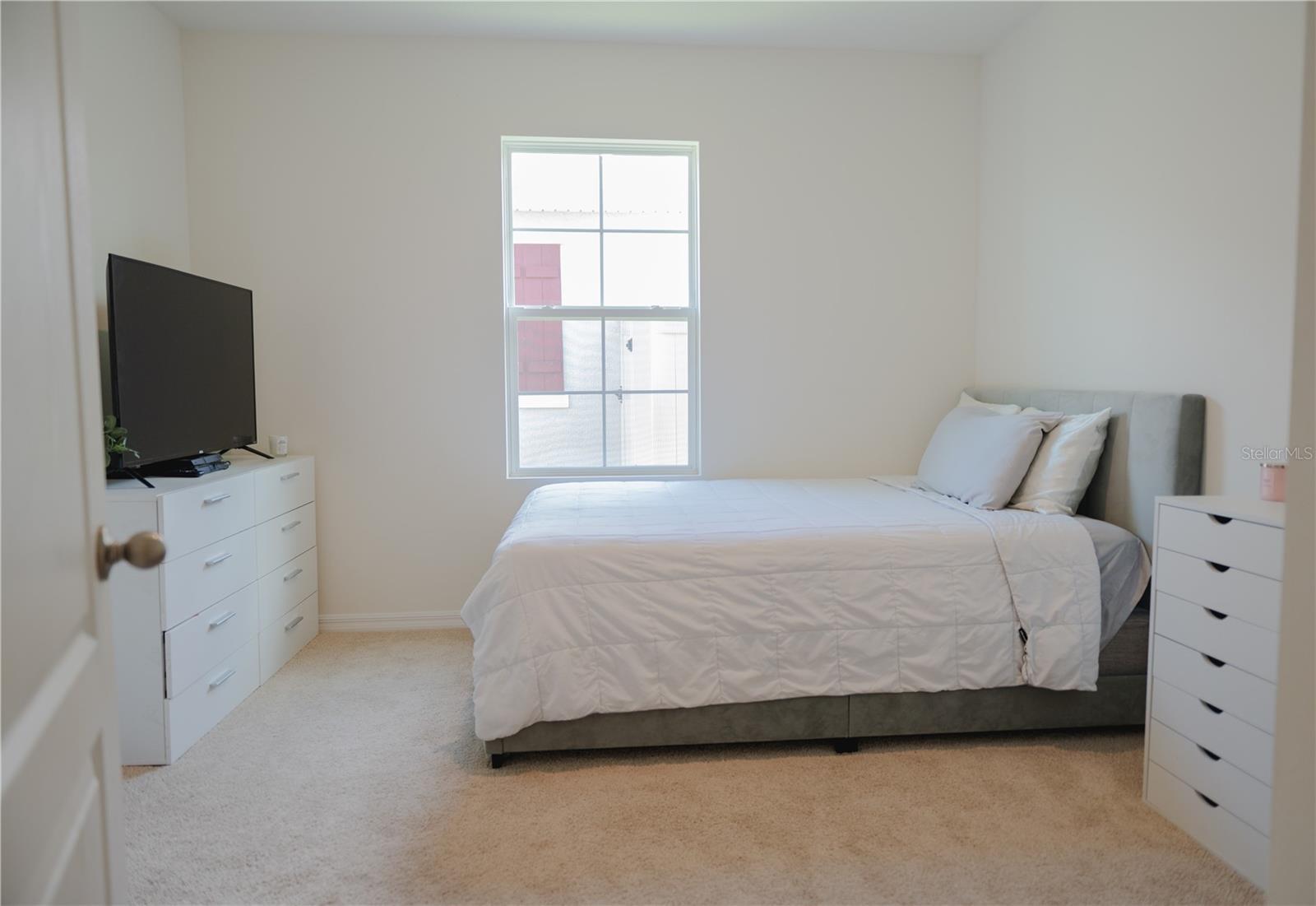 Image 7 of 47 For 1095 Griffon Avenue