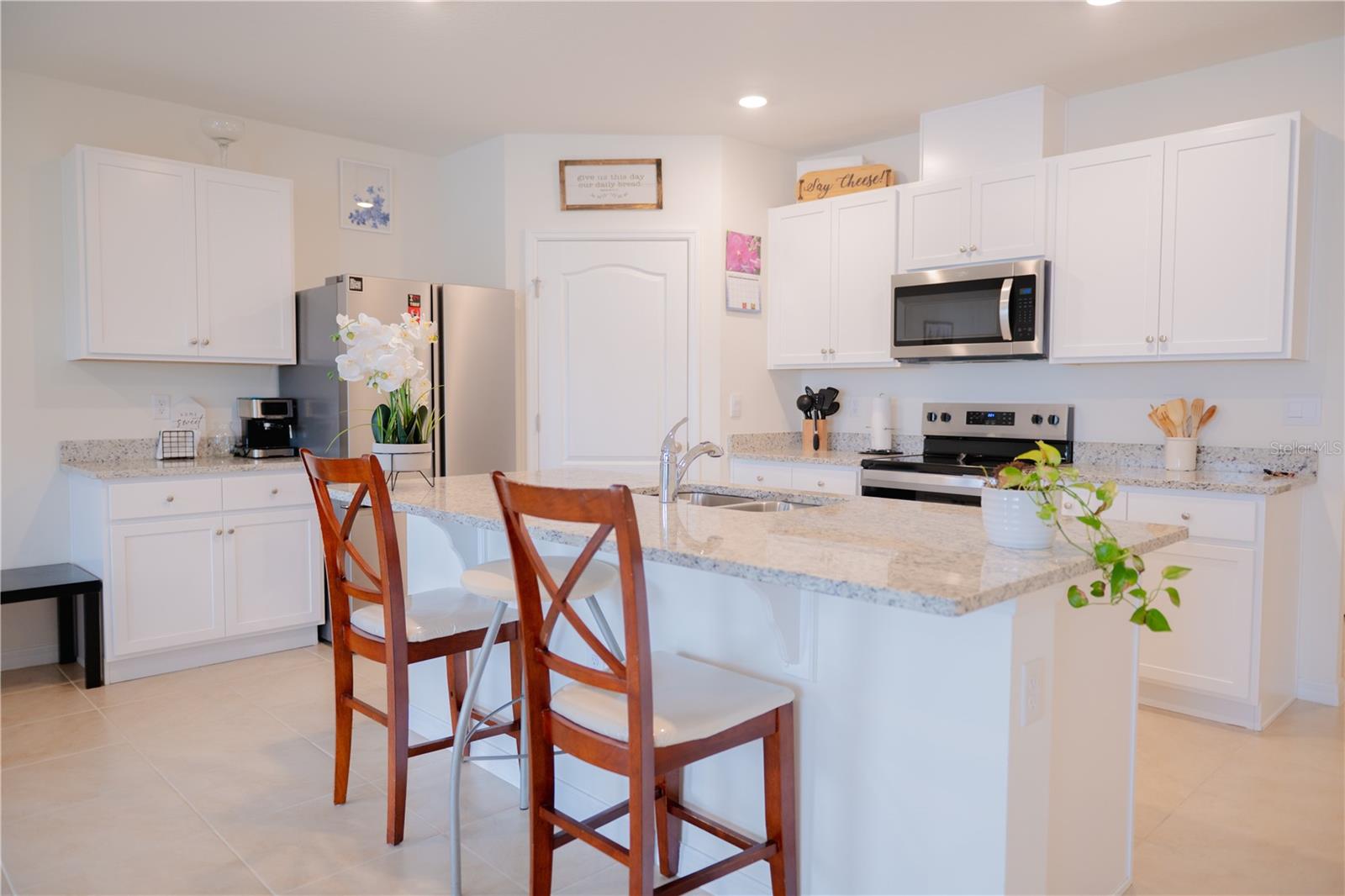 Image 8 of 47 For 1095 Griffon Avenue