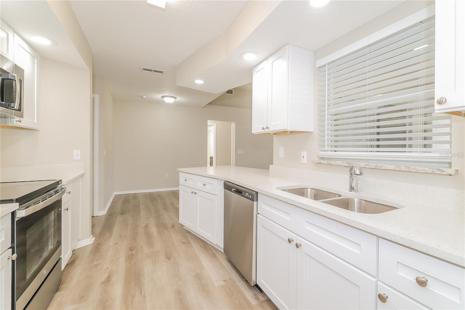 Image 7 of 16 For 171 Bergen Circle