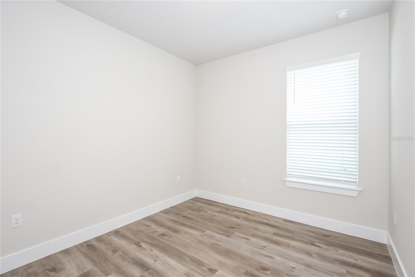 Image 12 of 16 For 305 Whiteheart Drive