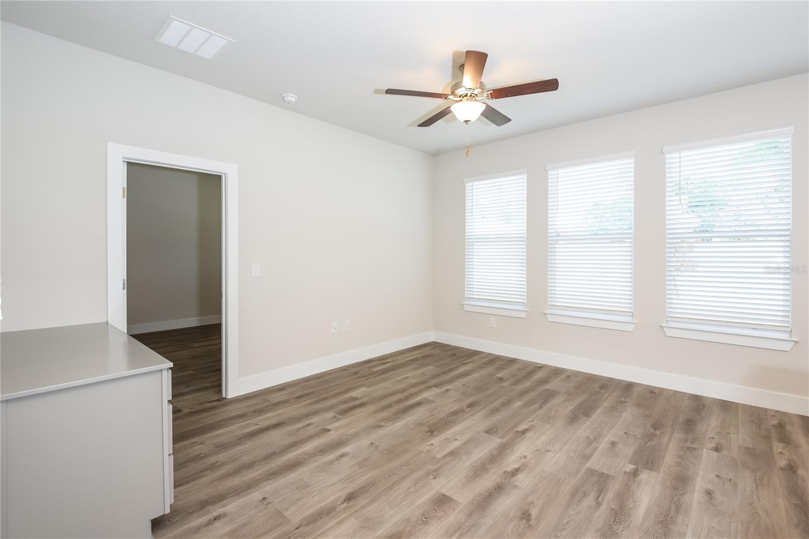 Image 4 of 16 For 305 Whiteheart Drive