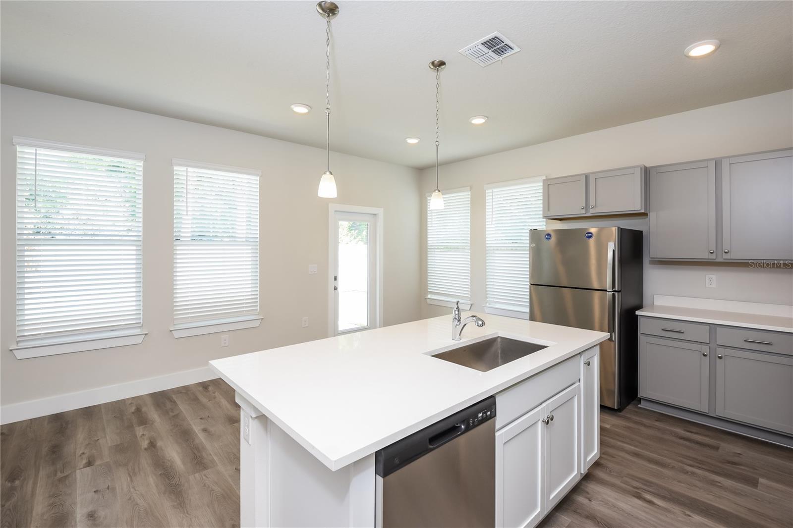 Image 6 of 16 For 305 Whiteheart Drive
