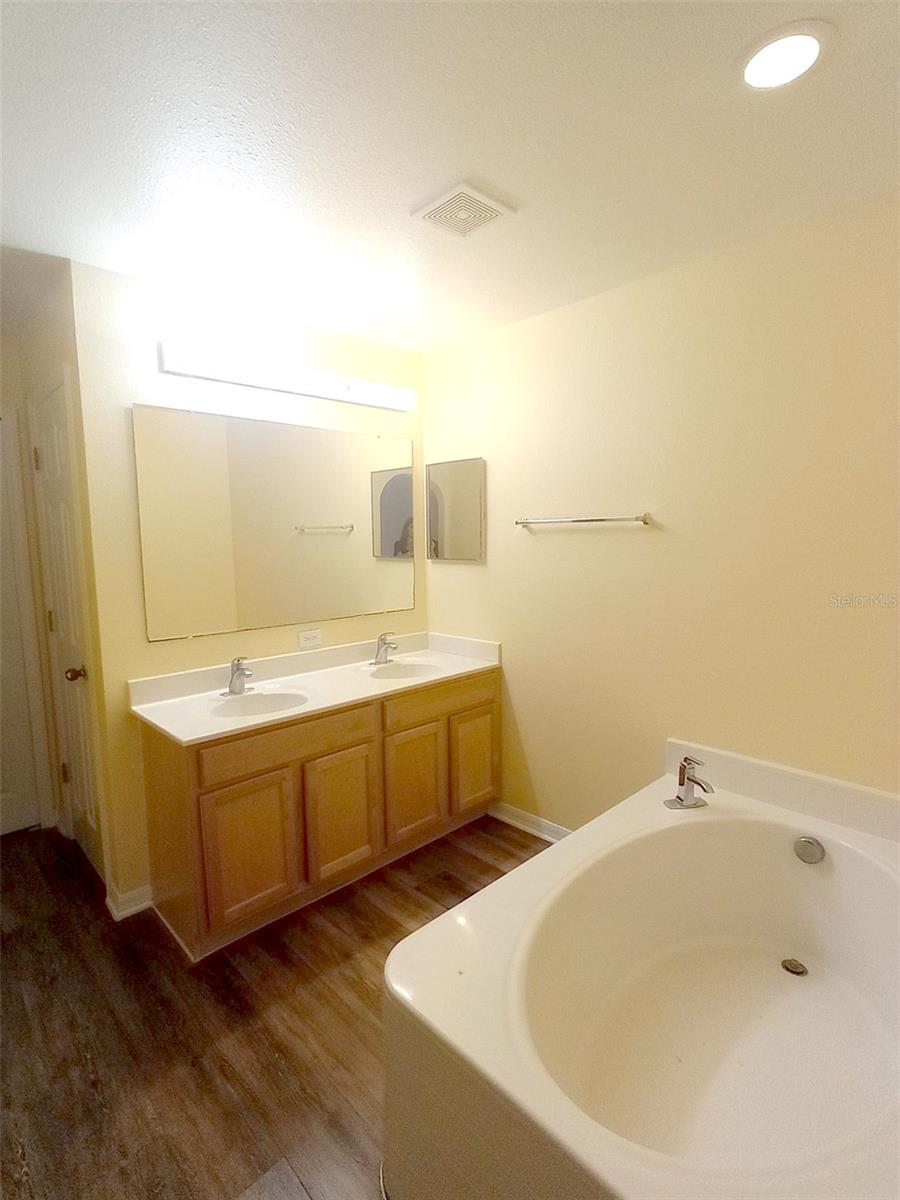 Image 15 of 16 For 10262 Laxton Street