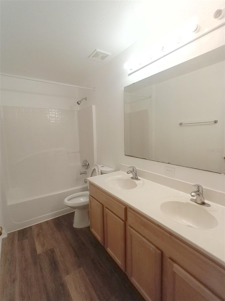 Image 16 of 16 For 10262 Laxton Street