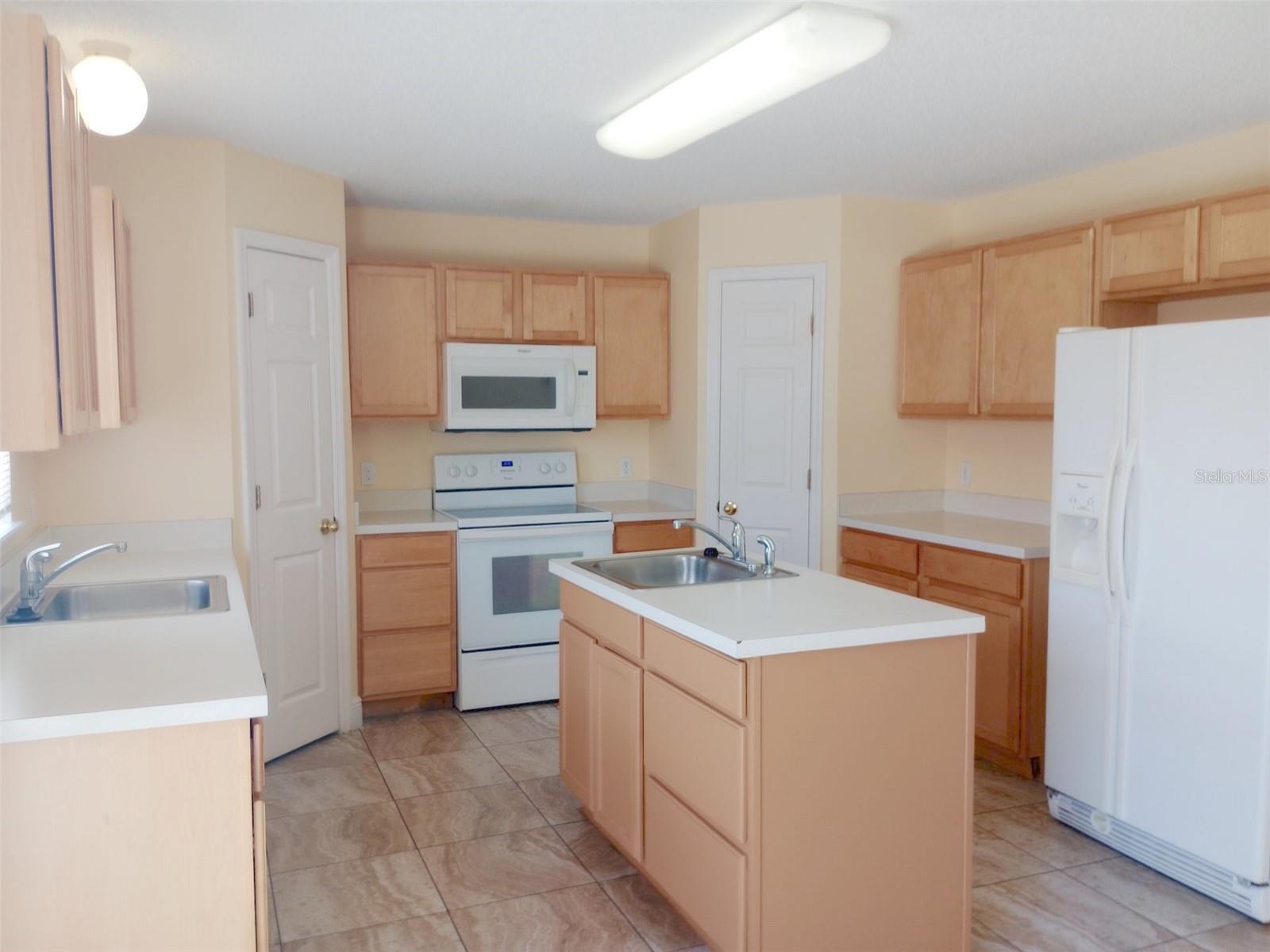 Image 5 of 16 For 10262 Laxton Street
