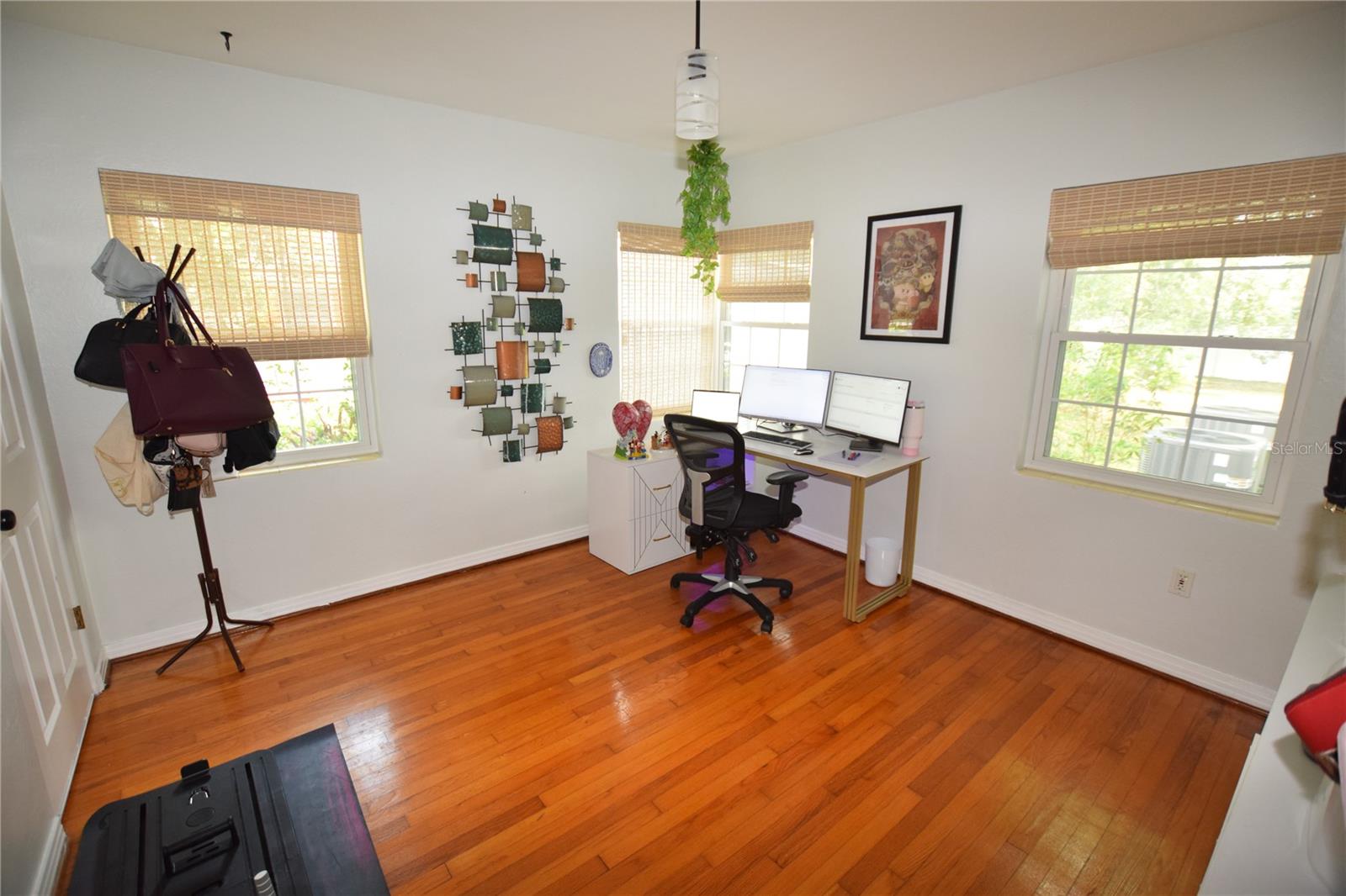 Image 36 of 58 For 924 Boardman Street