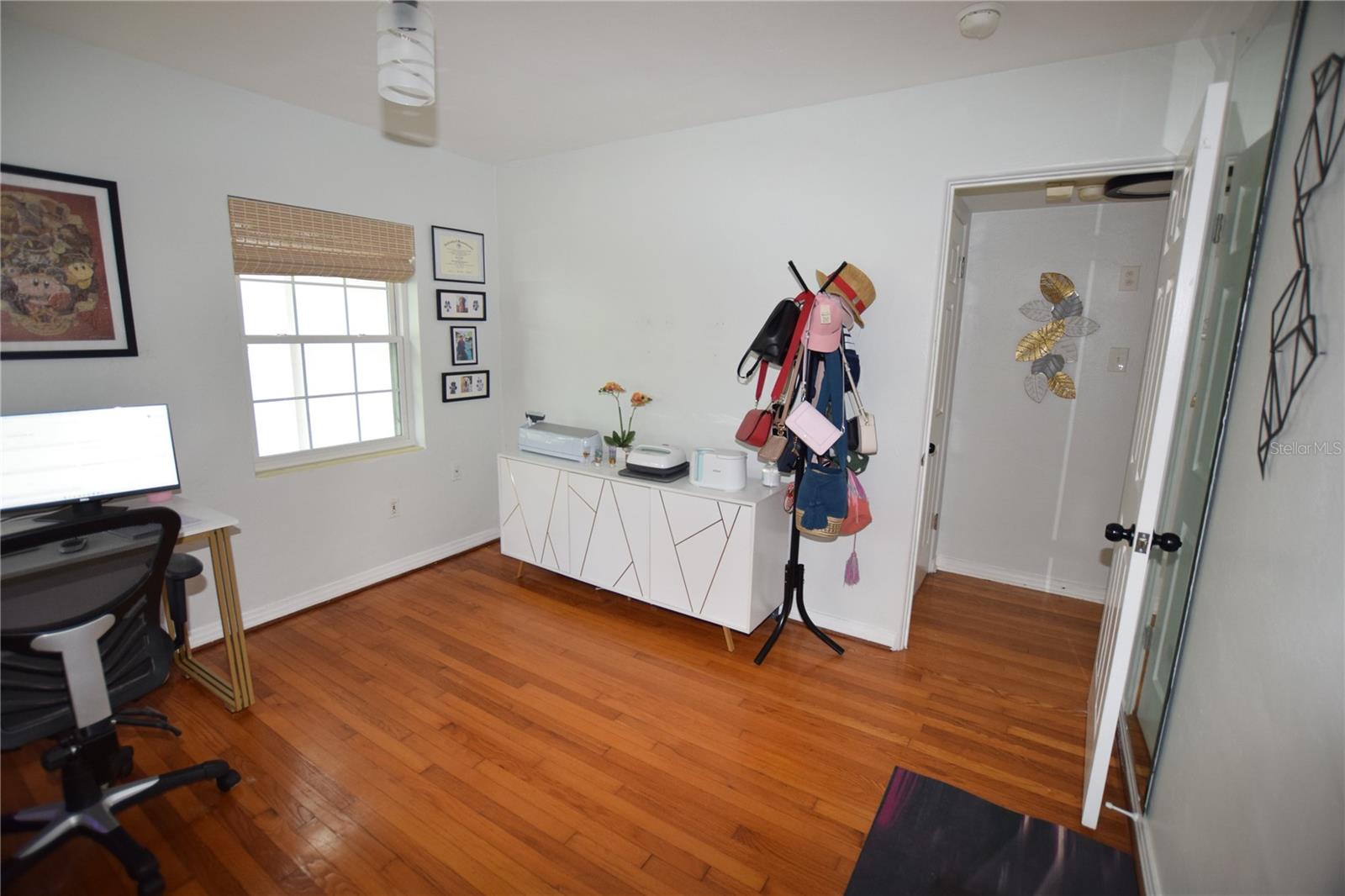 Image 39 of 58 For 924 Boardman Street