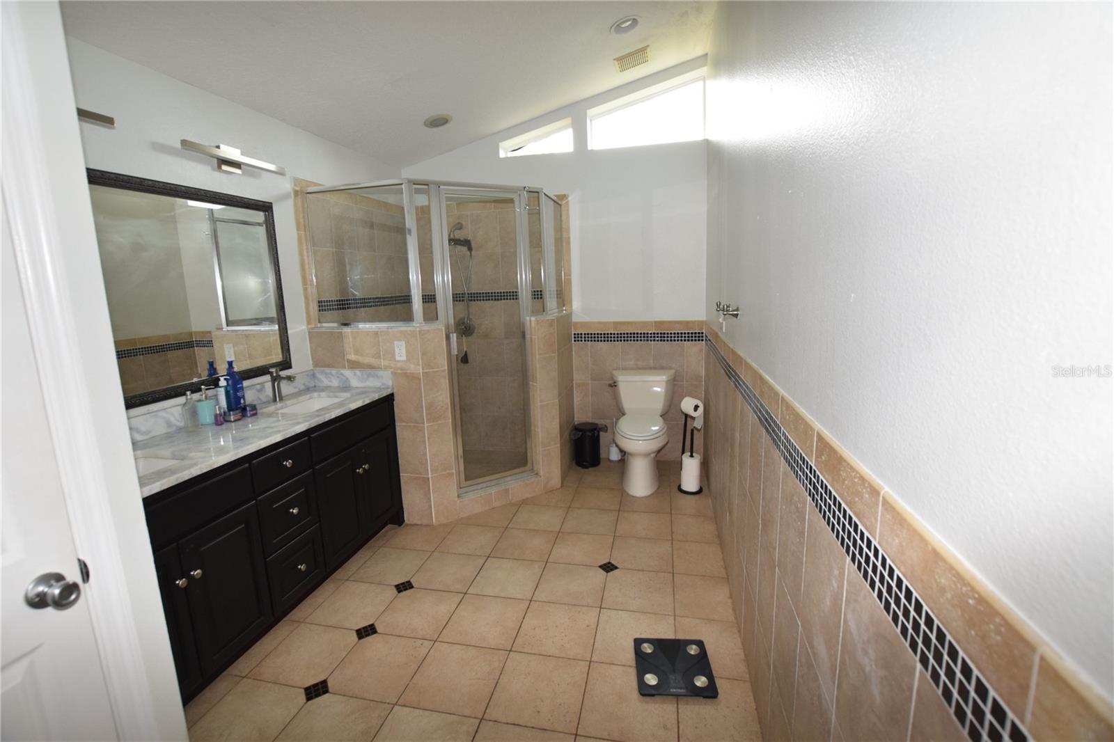 Image 40 of 58 For 924 Boardman Street
