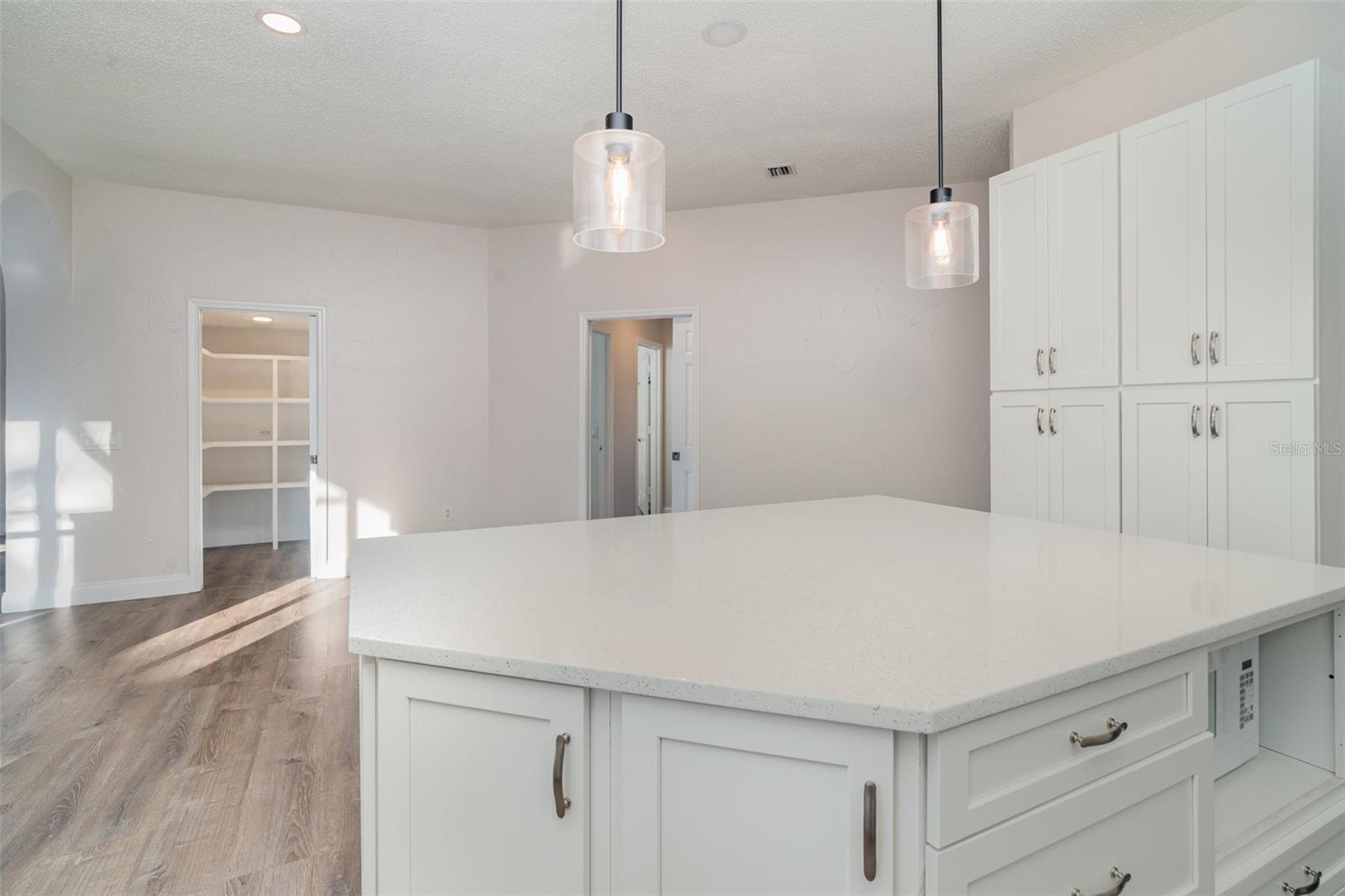Image 14 of 38 For 7505 Weeping Willow Boulevard