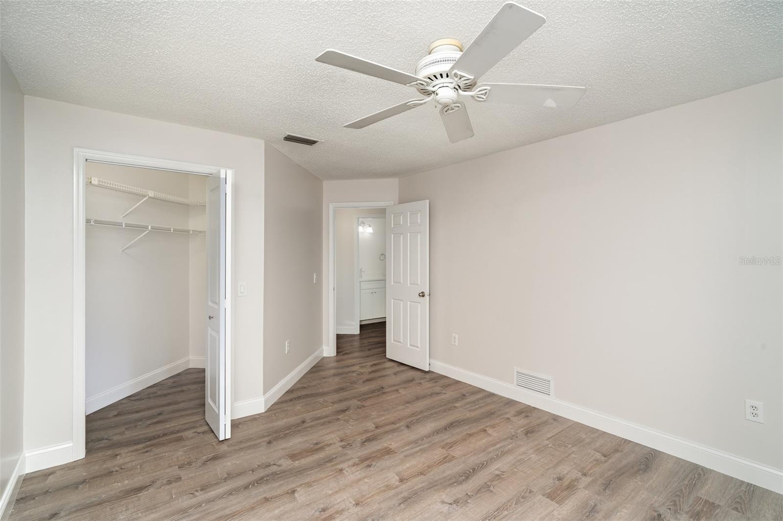 Image 21 of 38 For 7505 Weeping Willow Boulevard