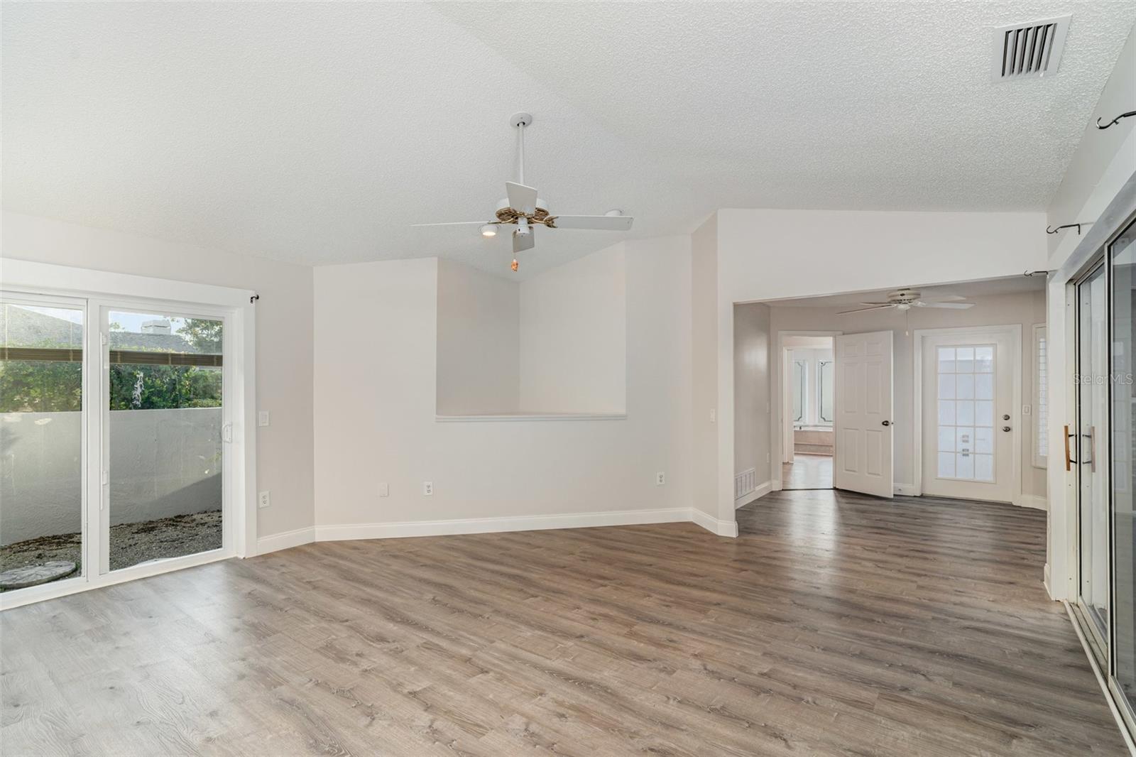 Image 26 of 38 For 7505 Weeping Willow Boulevard