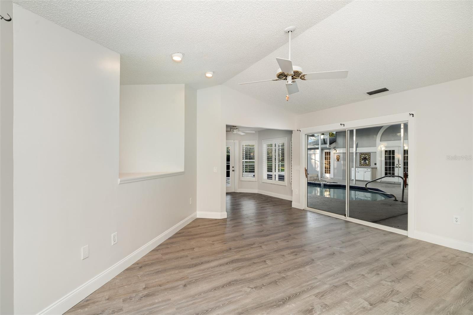 Image 27 of 38 For 7505 Weeping Willow Boulevard