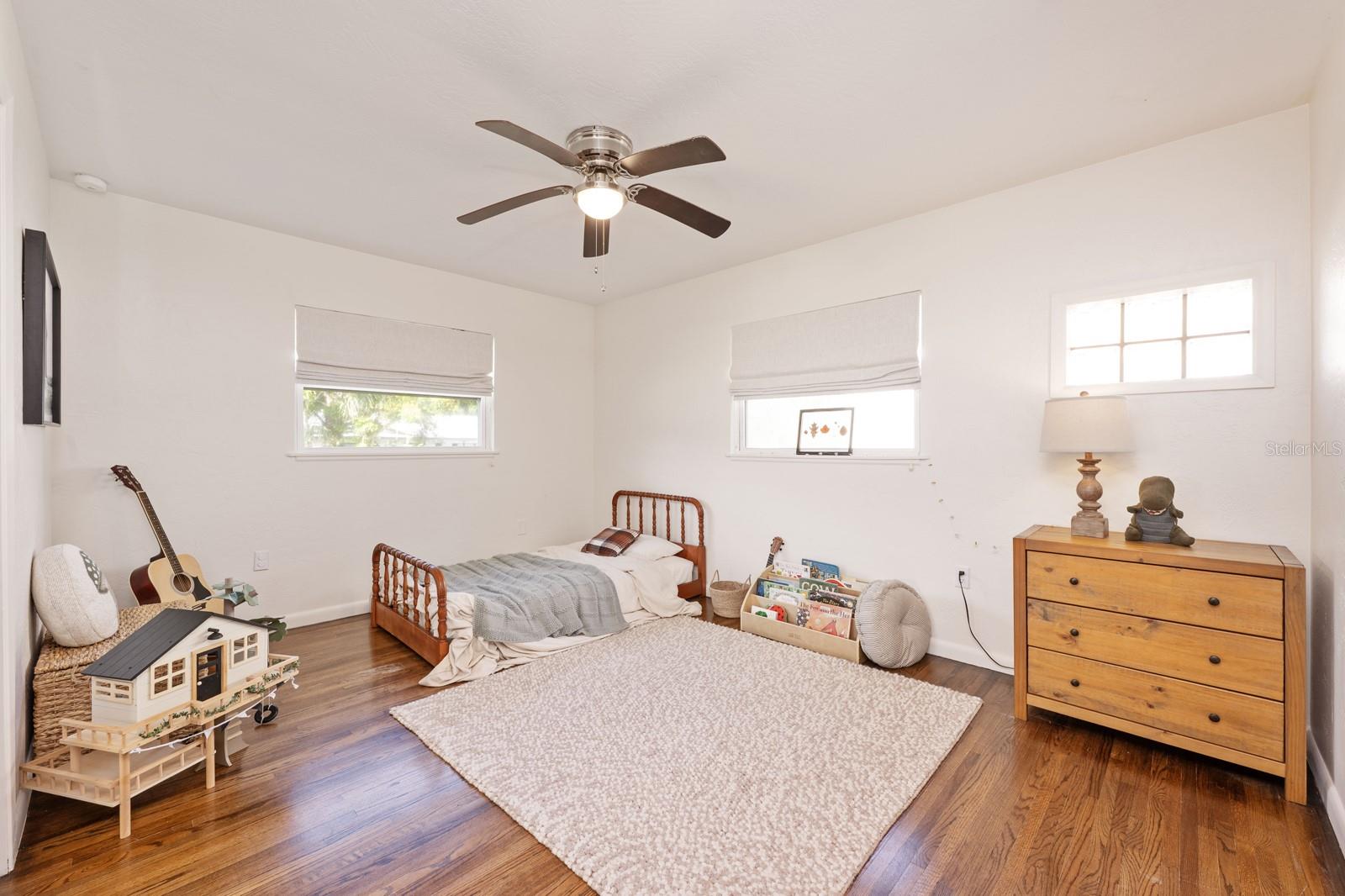 Image 16 of 26 For 604 Lantern Lane
