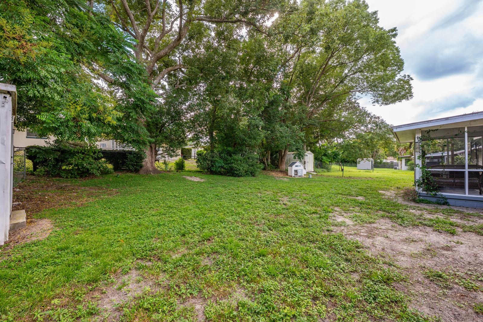 Image 21 of 26 For 604 Lantern Lane