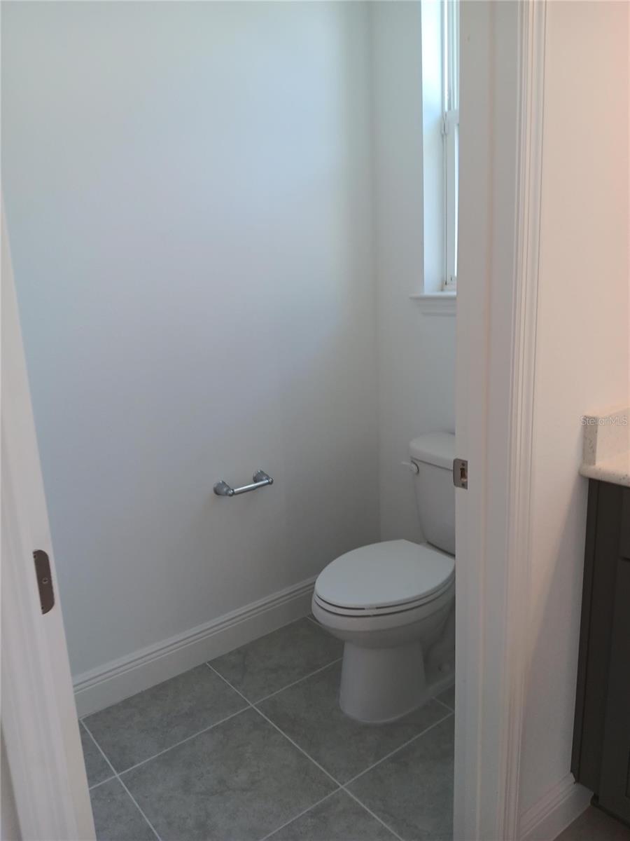 Image 21 of 44 For 18730 Planetree Street