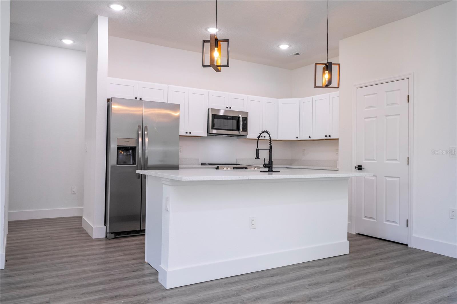 Image 14 of 33 For 6671 151st Loop