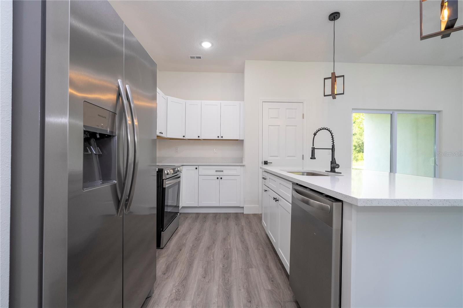 Image 21 of 33 For 6671 151st Loop