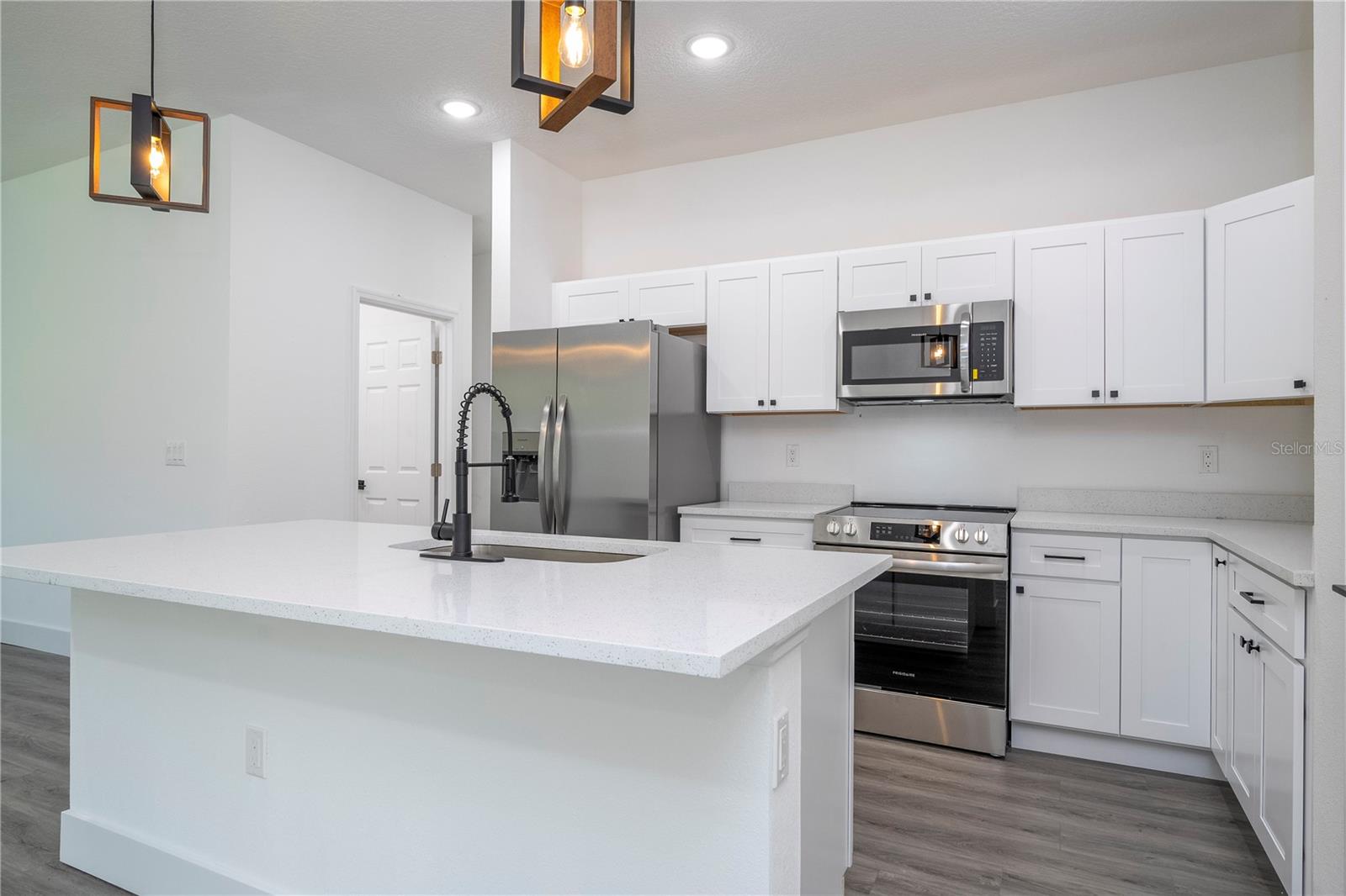 Image 26 of 33 For 6671 151st Loop