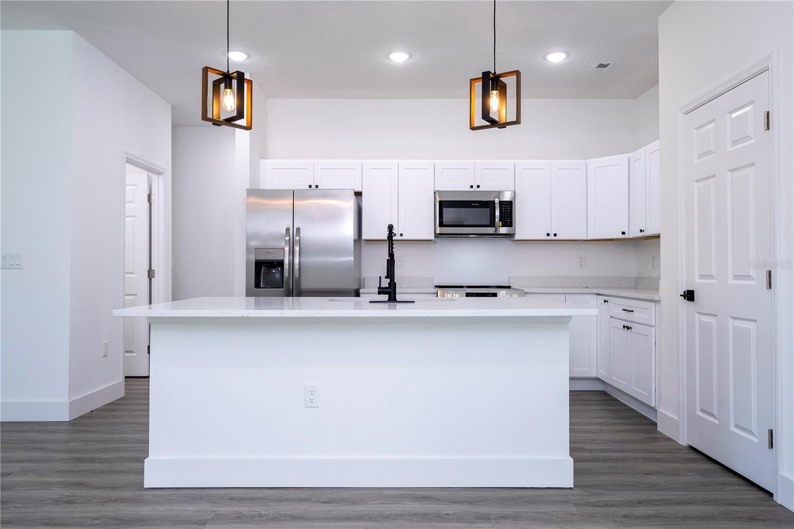 Image 28 of 33 For 6671 151st Loop