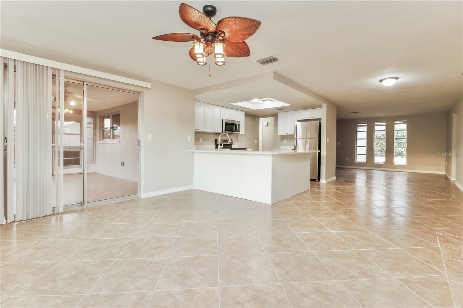 Image 8 of 16 For 4153 Woodtrail Boulevard