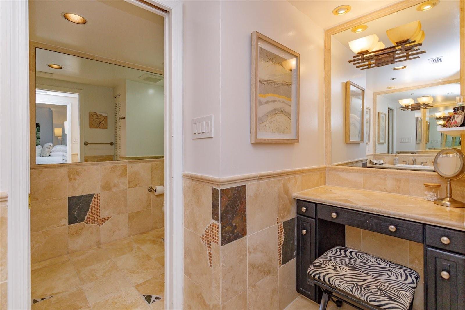 Image 22 of 46 For 7550 Hinson Street 6a