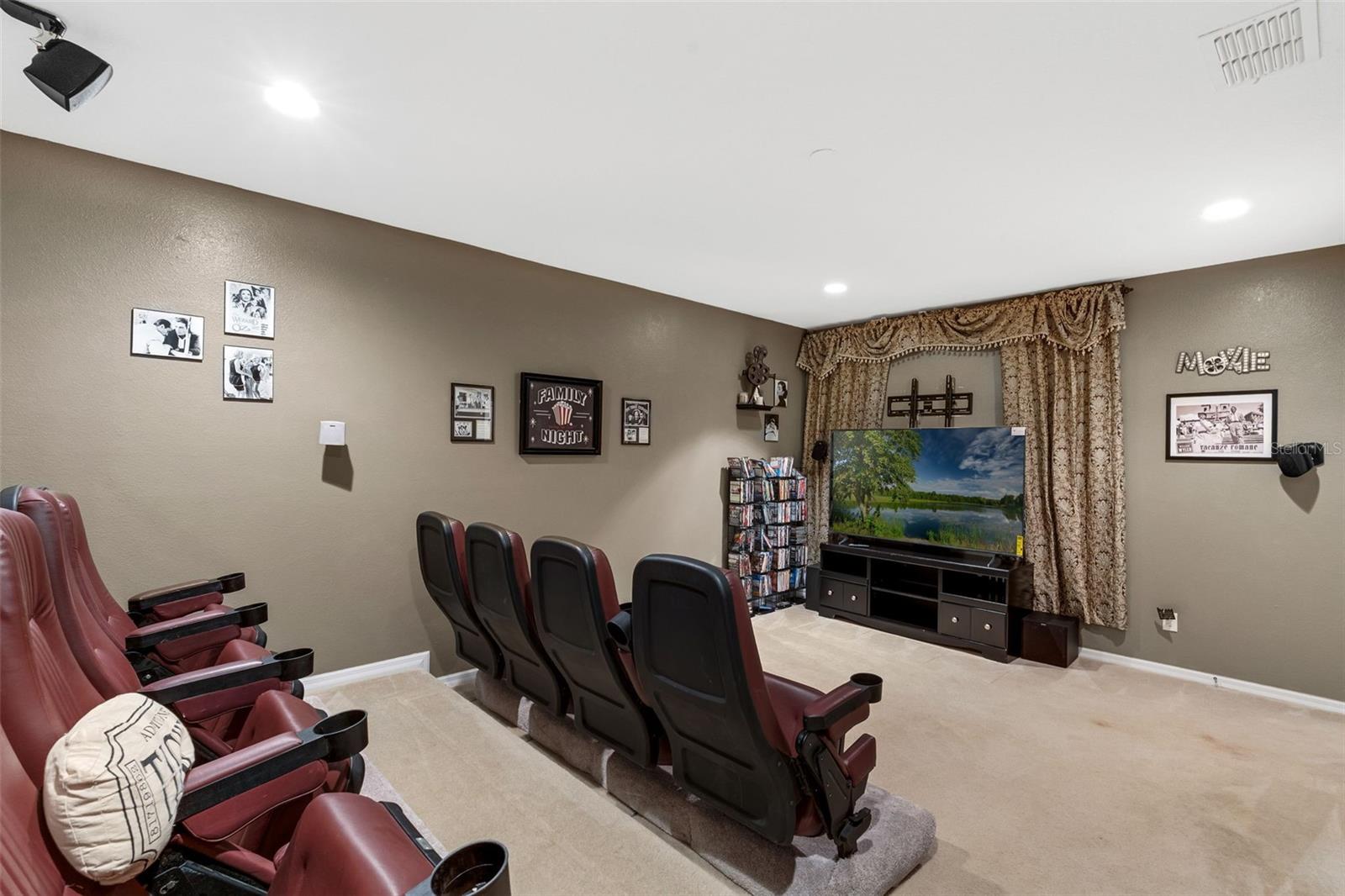 Image 27 of 45 For 15301 Hayworth Drive
