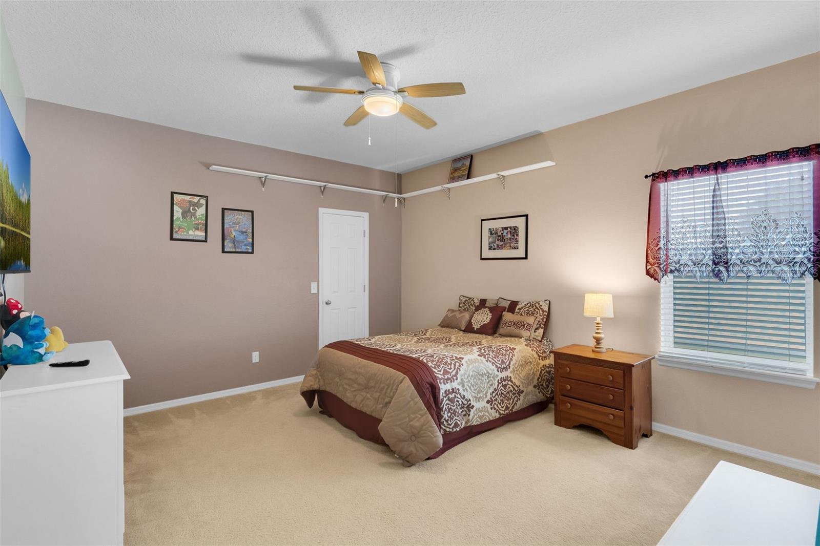 Image 29 of 45 For 15301 Hayworth Drive