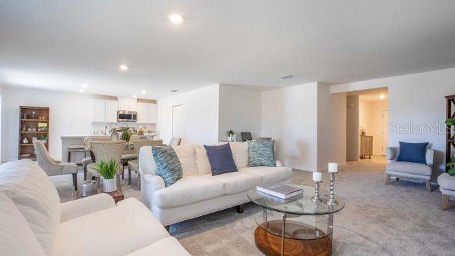 Listing photo id 9 for 3063 Griffin Street