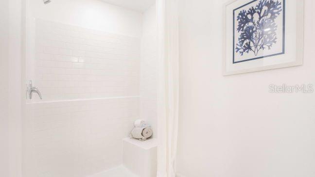 Listing photo id 11 for 3063 Griffin Street