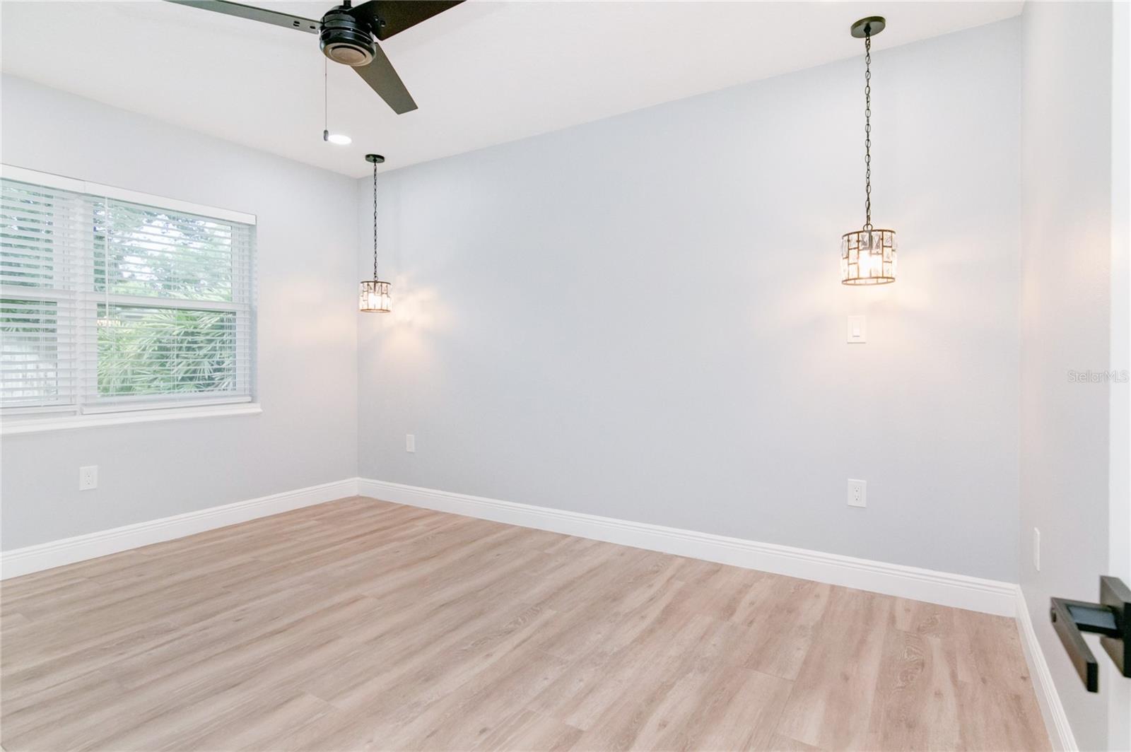 Image 17 of 27 For 2031 Temple Drive