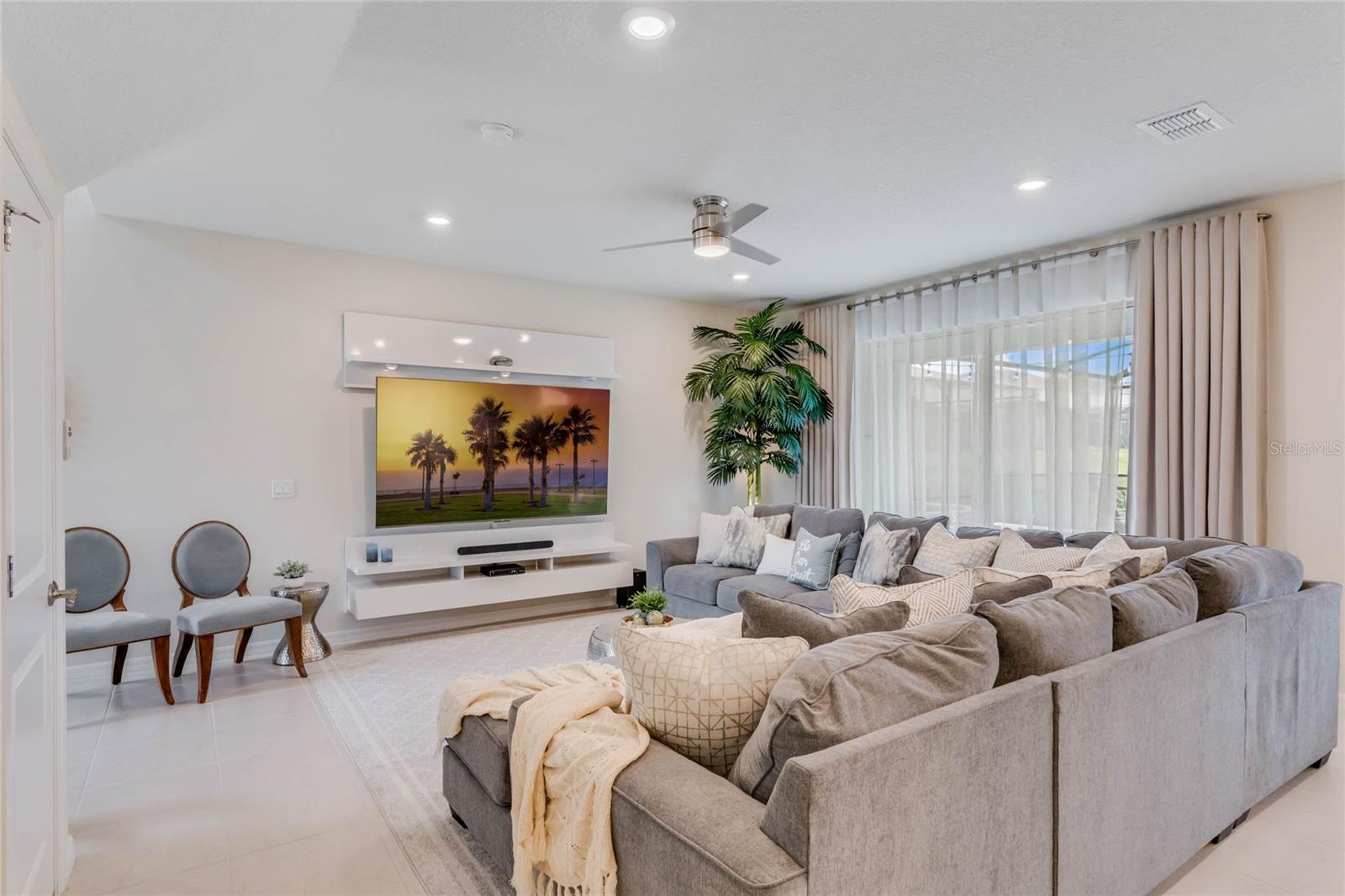 Image 3 of 54 For 1170 Aloha Boulevard