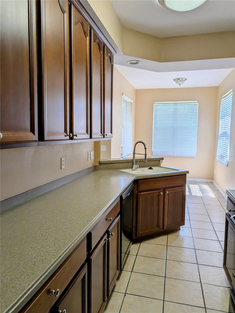 Image 5 of 20 For 9441 Myrtle Creek Lane 216