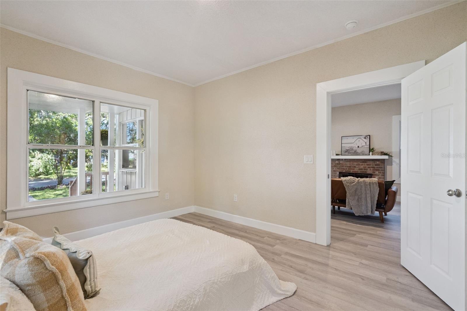 Image 14 of 41 For 2415 Laurel Avenue