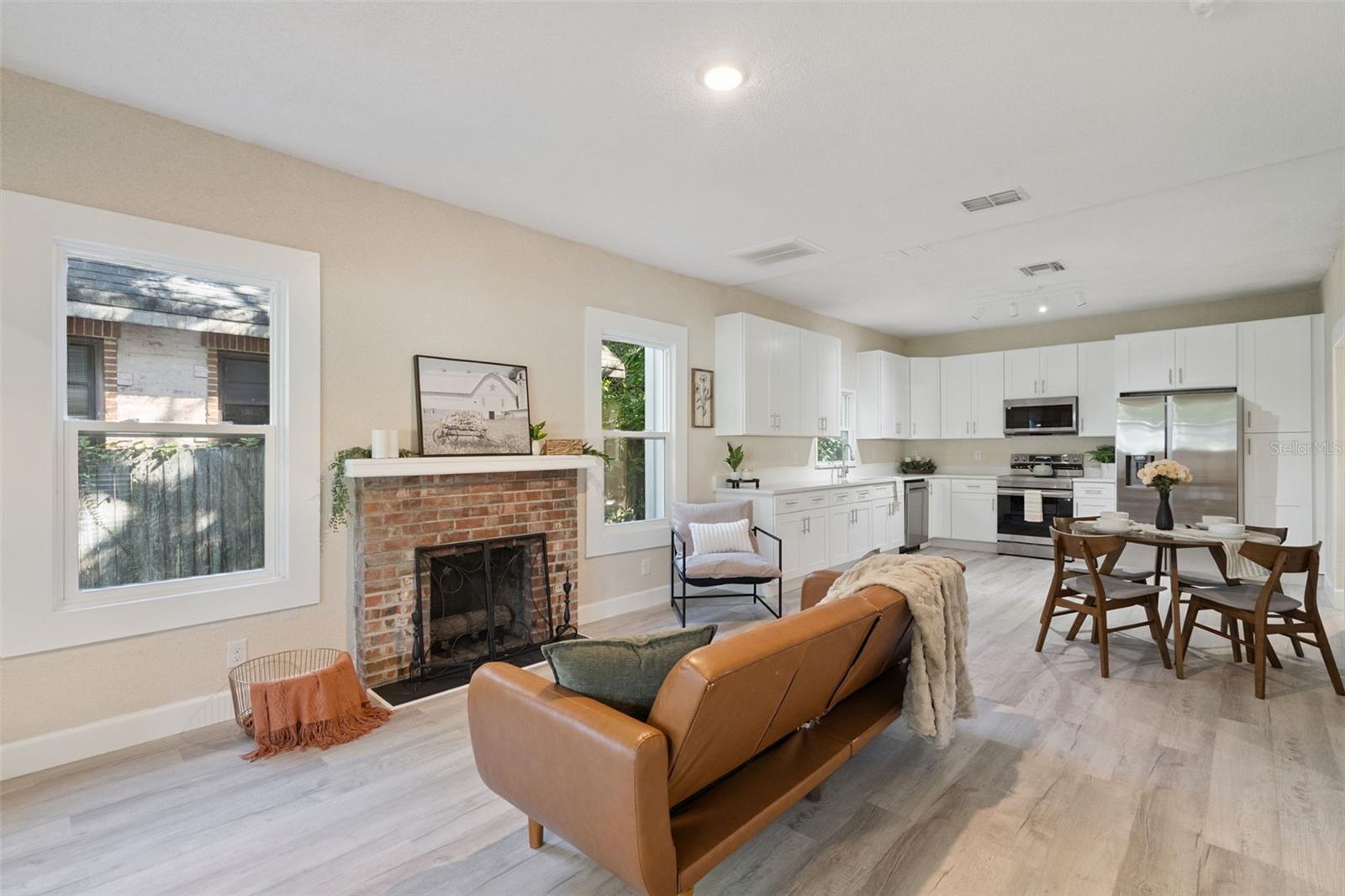 Image 2 of 41 For 2415 Laurel Avenue