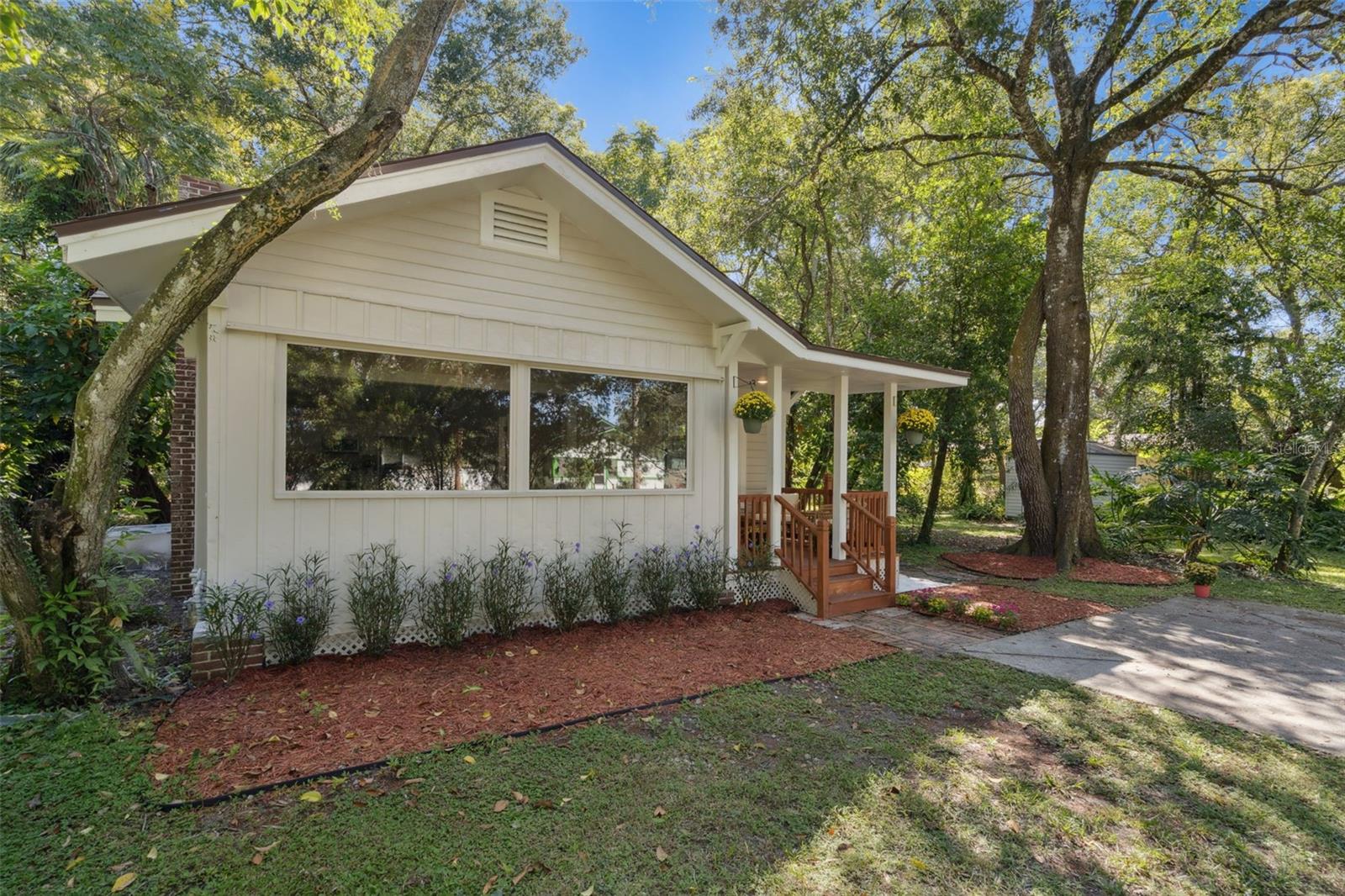 Image 6 of 41 For 2415 Laurel Avenue