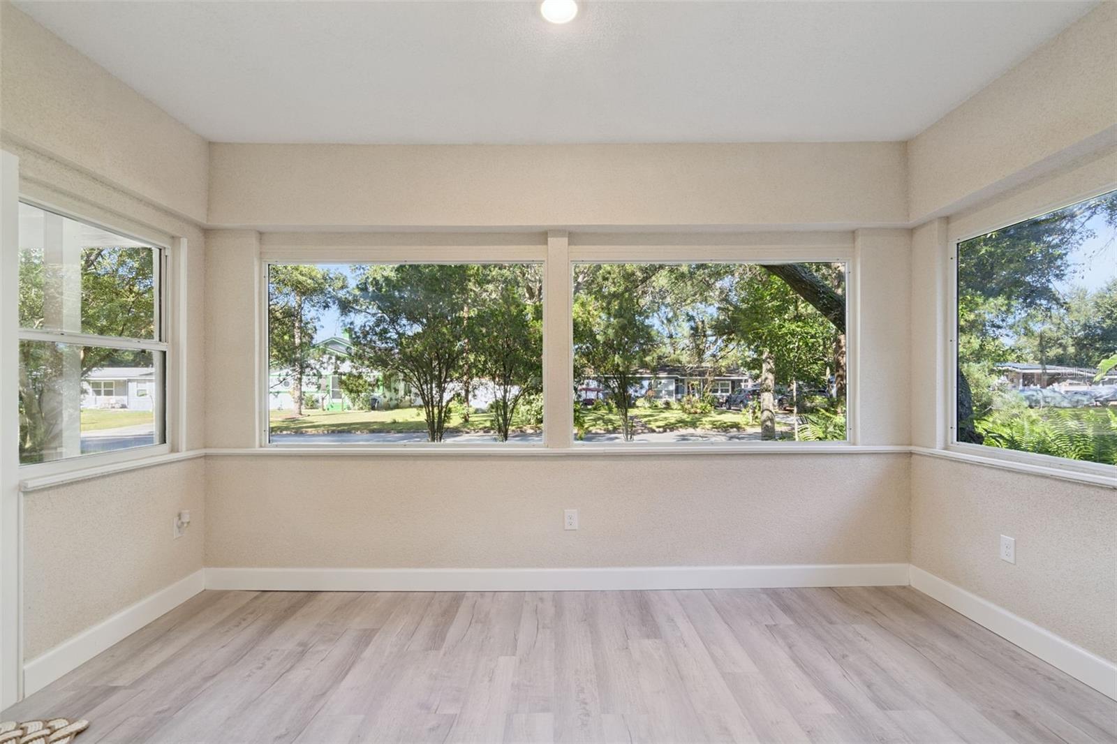 Image 8 of 41 For 2415 Laurel Avenue
