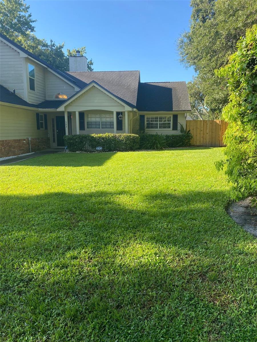 Image 3 of 23 For 303 Silver Pine Drive