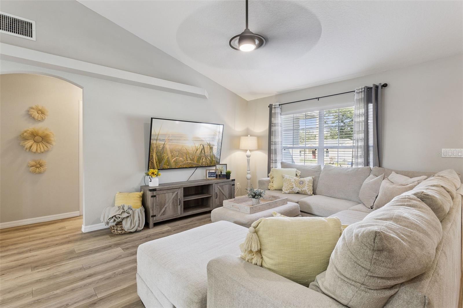 Image 3 of 27 For 165 Quail Oaks Circle