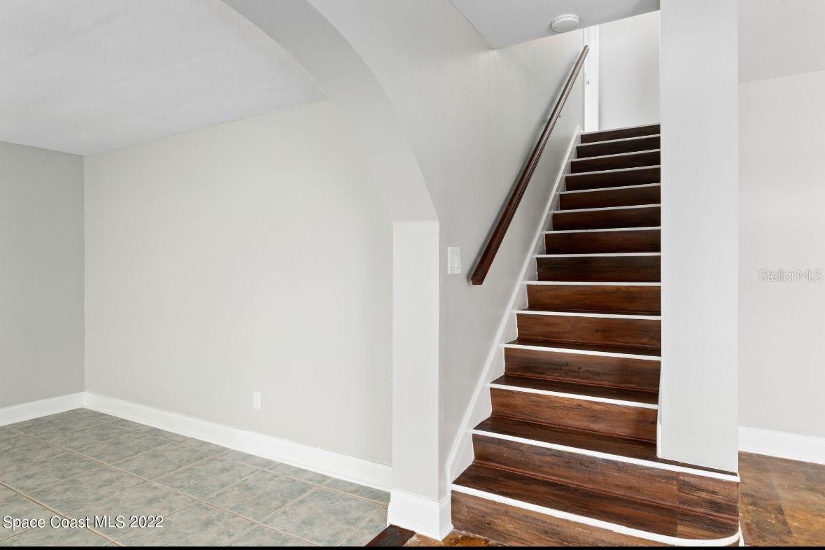 Image 8 of 21 For 200 Price Court